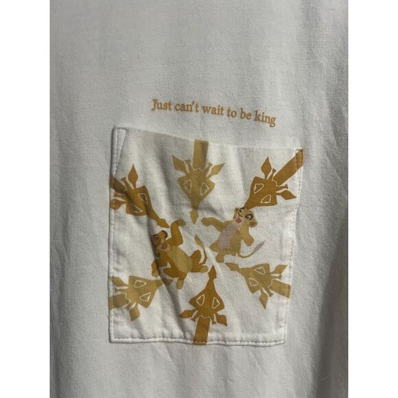 Uniqlo x The Lion King Womens Oversize T-Shirt Pocket White Size Small - Picture 2 of 5